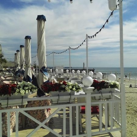 Shalanda Hotel Одеса Екстериор снимка