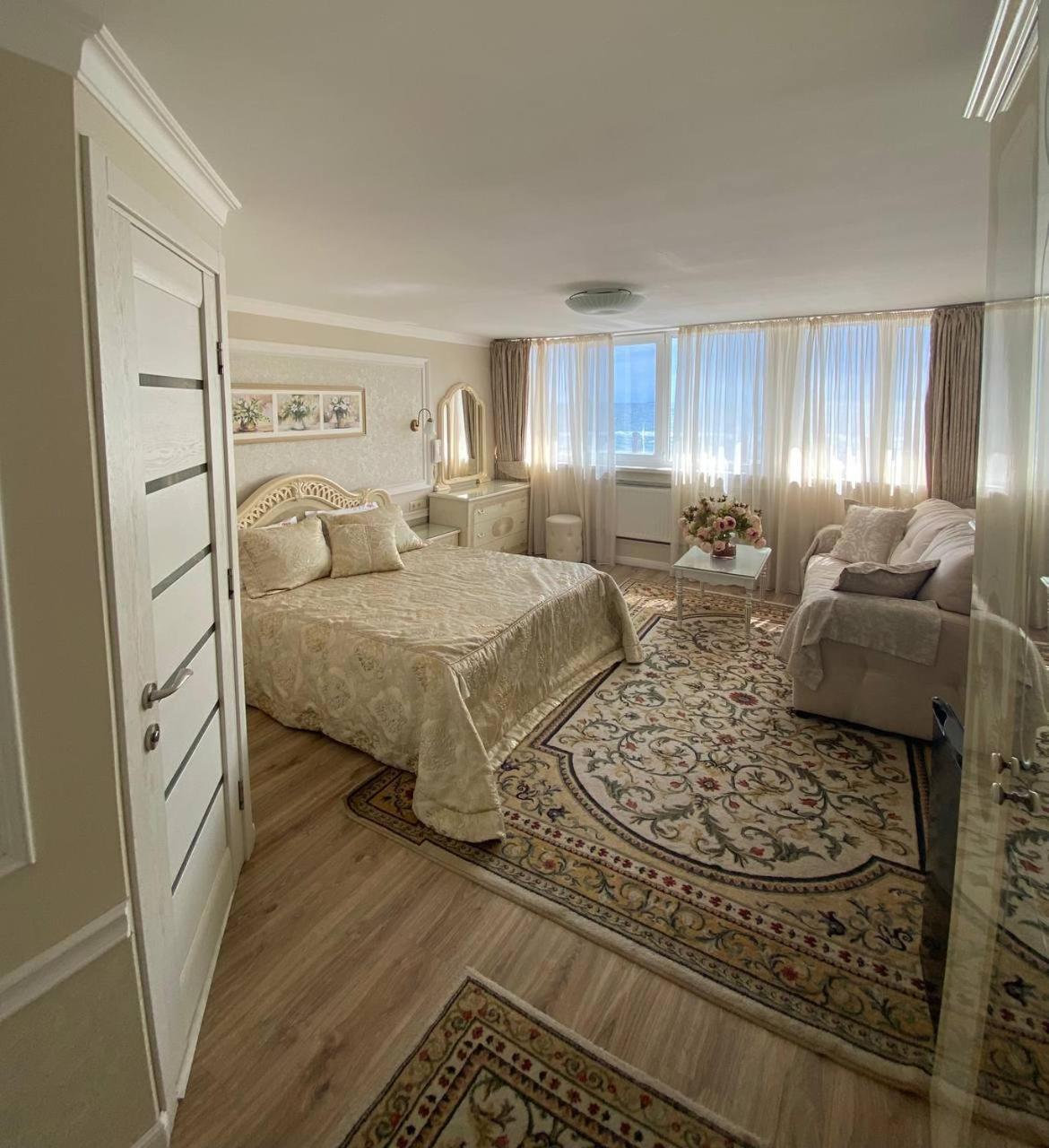 Shalanda Hotel Одеса Екстериор снимка